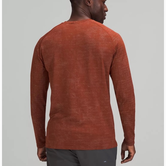 BRAND NEW men’s lululemon longsleeve w/tags - Picture 2 of 5
